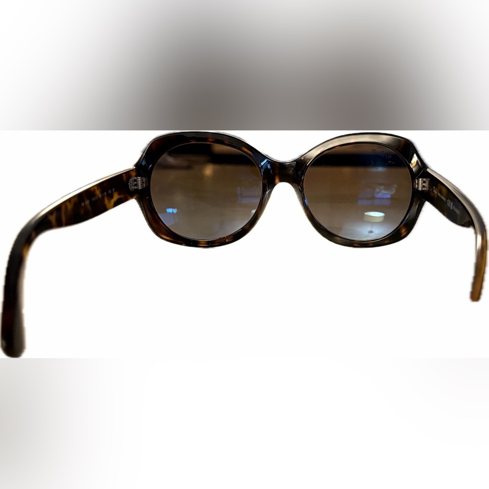 Ray-Ban RB4191 Polarized Tortoise Sunglasses with Gradient Lenses - Picture 9 of 16